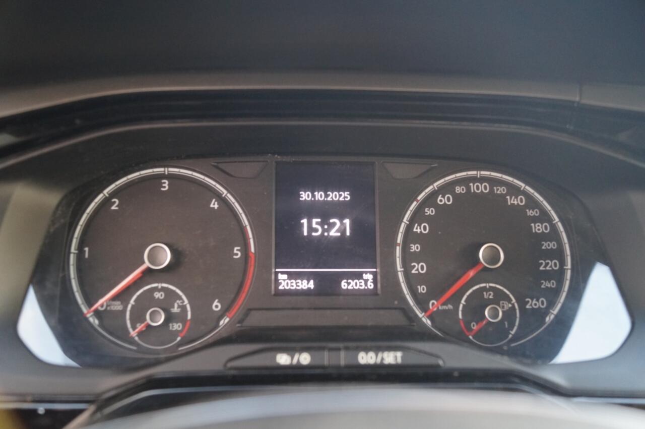 Volkswagen POLO 1.6 TDI Comfortline Executive -NAVI-PDC-ACC-CARPLAY-