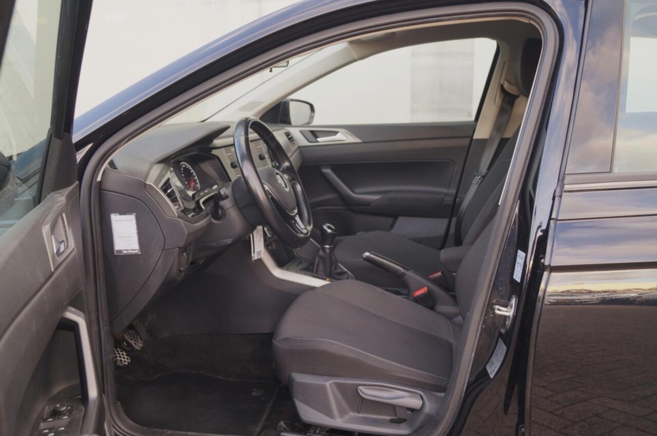 Volkswagen POLO 1.6 TDI Comfortline Executive -NAVI-PDC-ACC-CARPLAY-