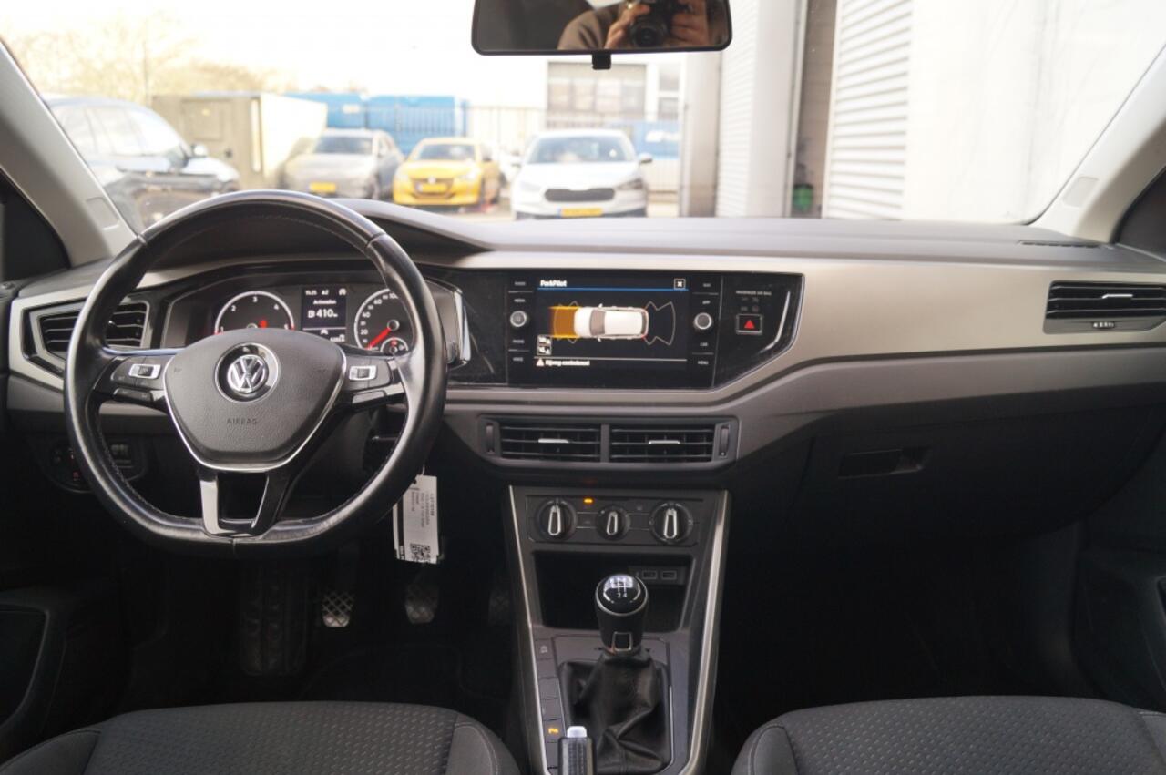 Volkswagen POLO 1.6 TDI Comfortline Executive -NAVI-PDC-ACC-CARPLAY-
