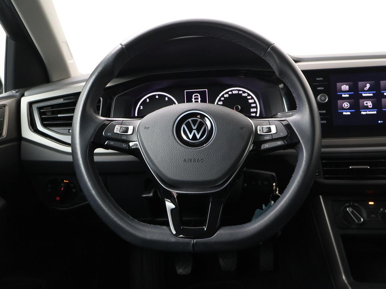 Volkswagen POLO 1.0 TSI R-Line Edition | 95 PK | Parkeersensoren | Adaptive cruise control | Apple CarPlay / Android Auto |