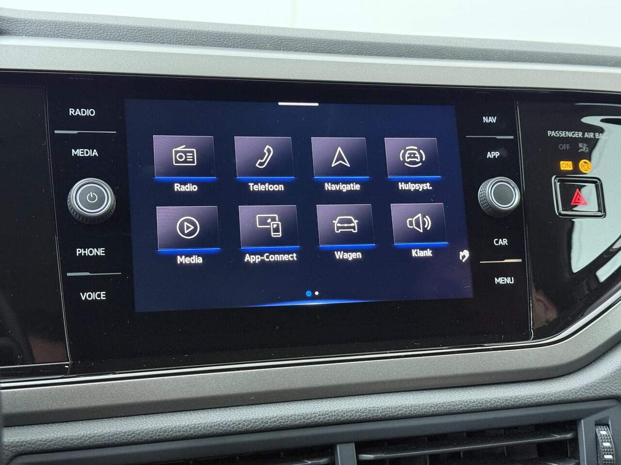 Volkswagen POLO 1.0 TSI R-Line Edition | 95 PK | Cruisecontrol | Achteruitrijcamera | App-Connect | Navigatie |