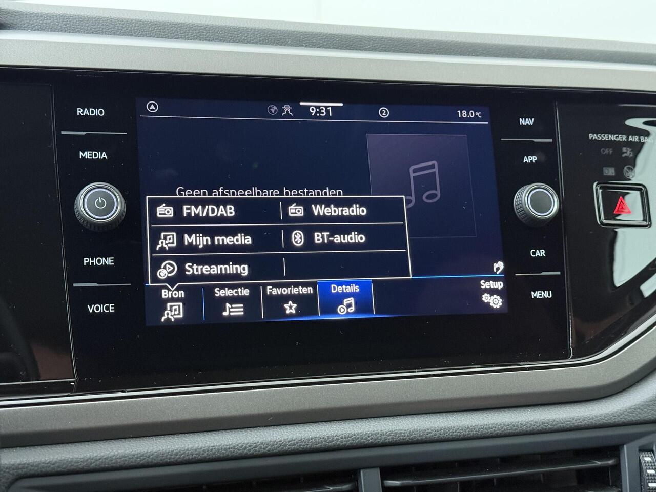 Volkswagen POLO 1.0 TSI R-Line Edition | 95 PK | Cruisecontrol | Achteruitrijcamera | App-Connect | Navigatie |
