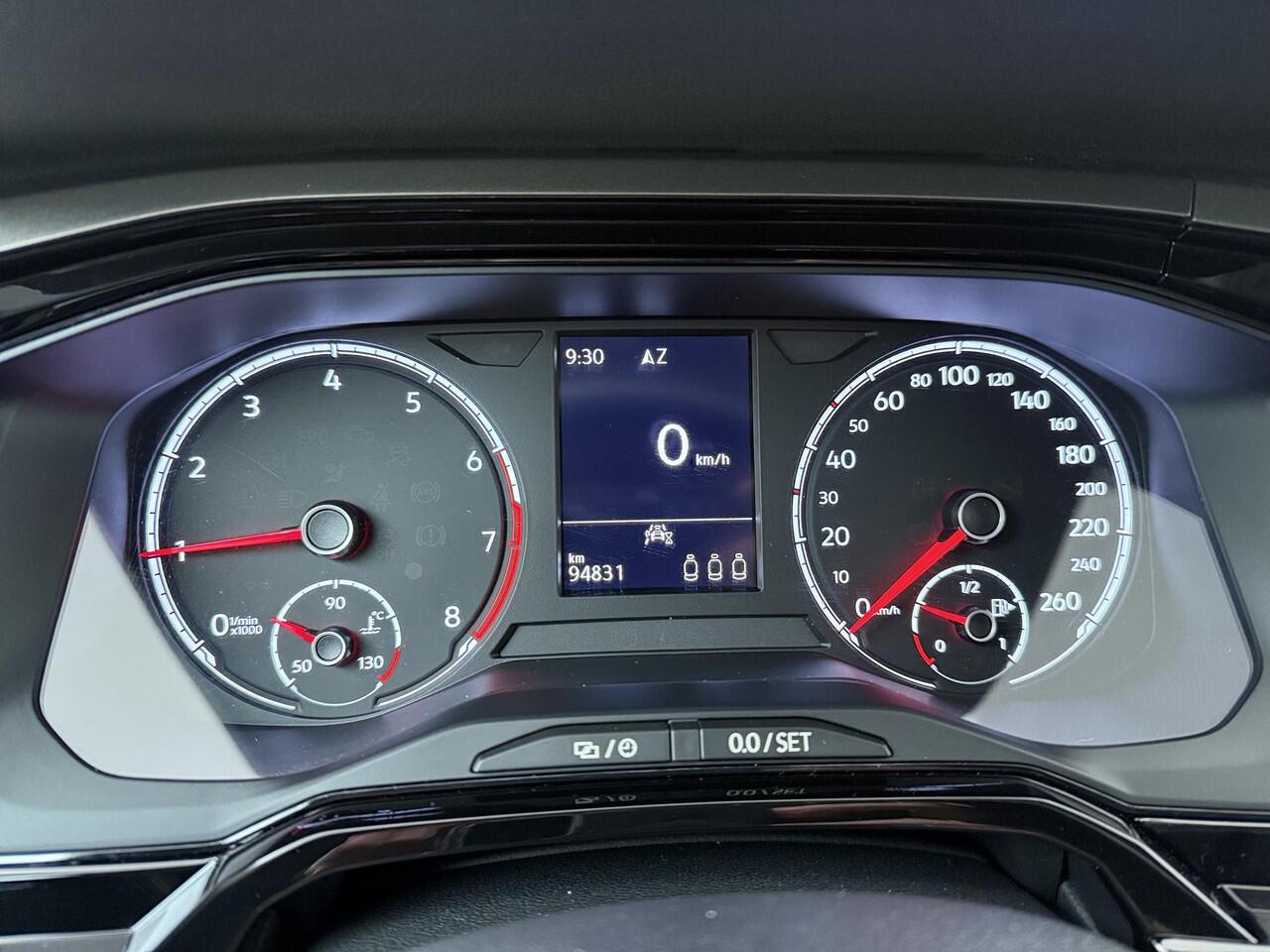 Volkswagen POLO 1.0 TSI R-Line Edition | 95 PK | Cruisecontrol | Achteruitrijcamera | App-Connect | Navigatie |