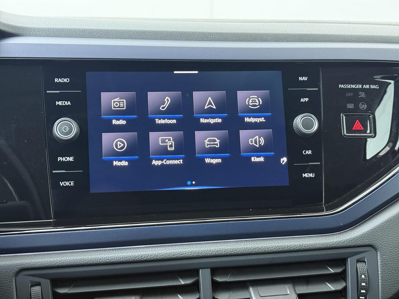 Volkswagen POLO 1.0 TSI Highline Business R | 95 PK | Adaptive cruise control | Climate control | Navigatiesysteem | R-Line |