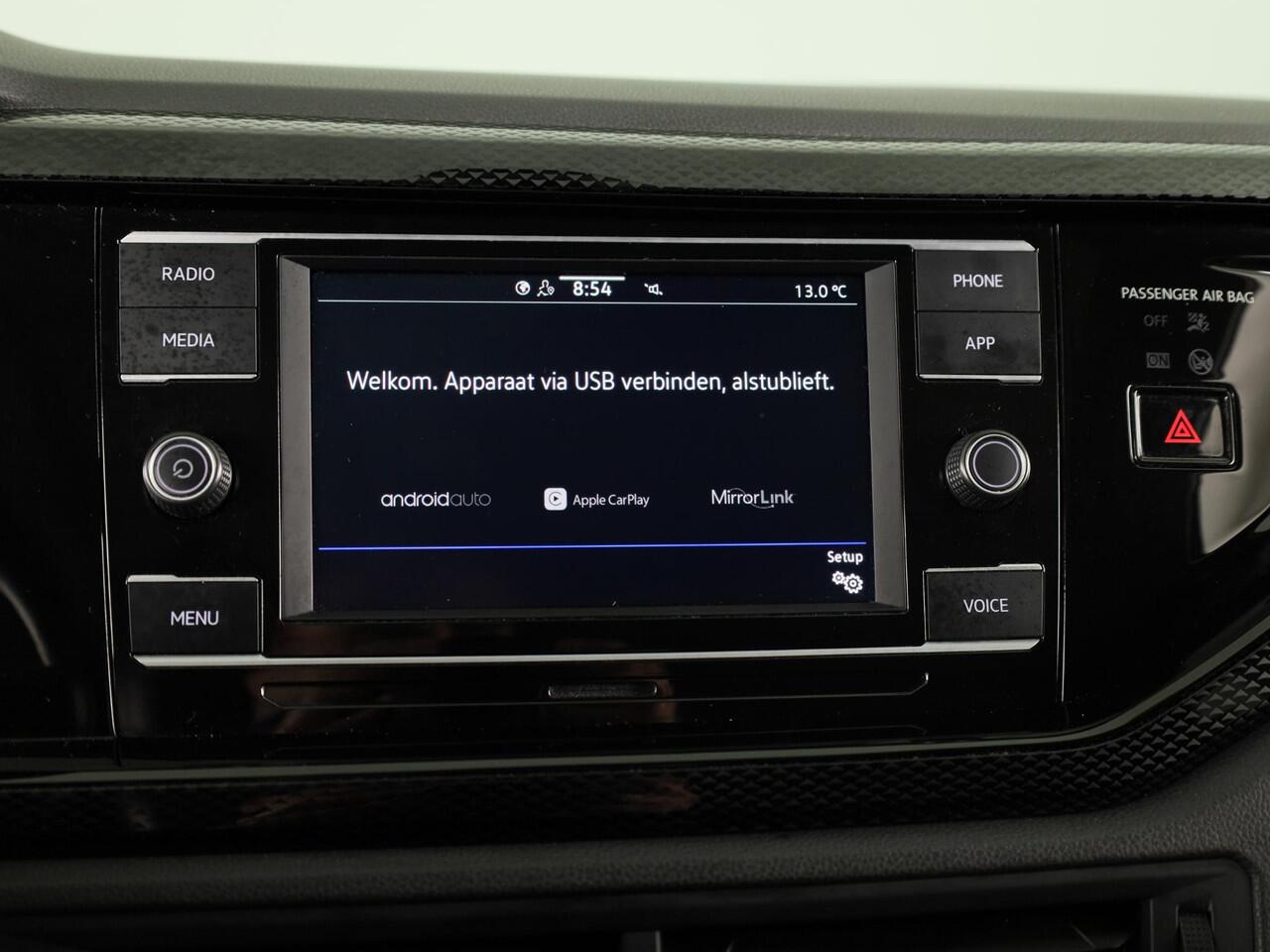 Volkswagen POLO 1.0 TSI Life 95 pk | Navigatie via App | Panoramadak | Parkeersensoren | Adaptieve cruise control | LED koplampen | Stoelverwarming |