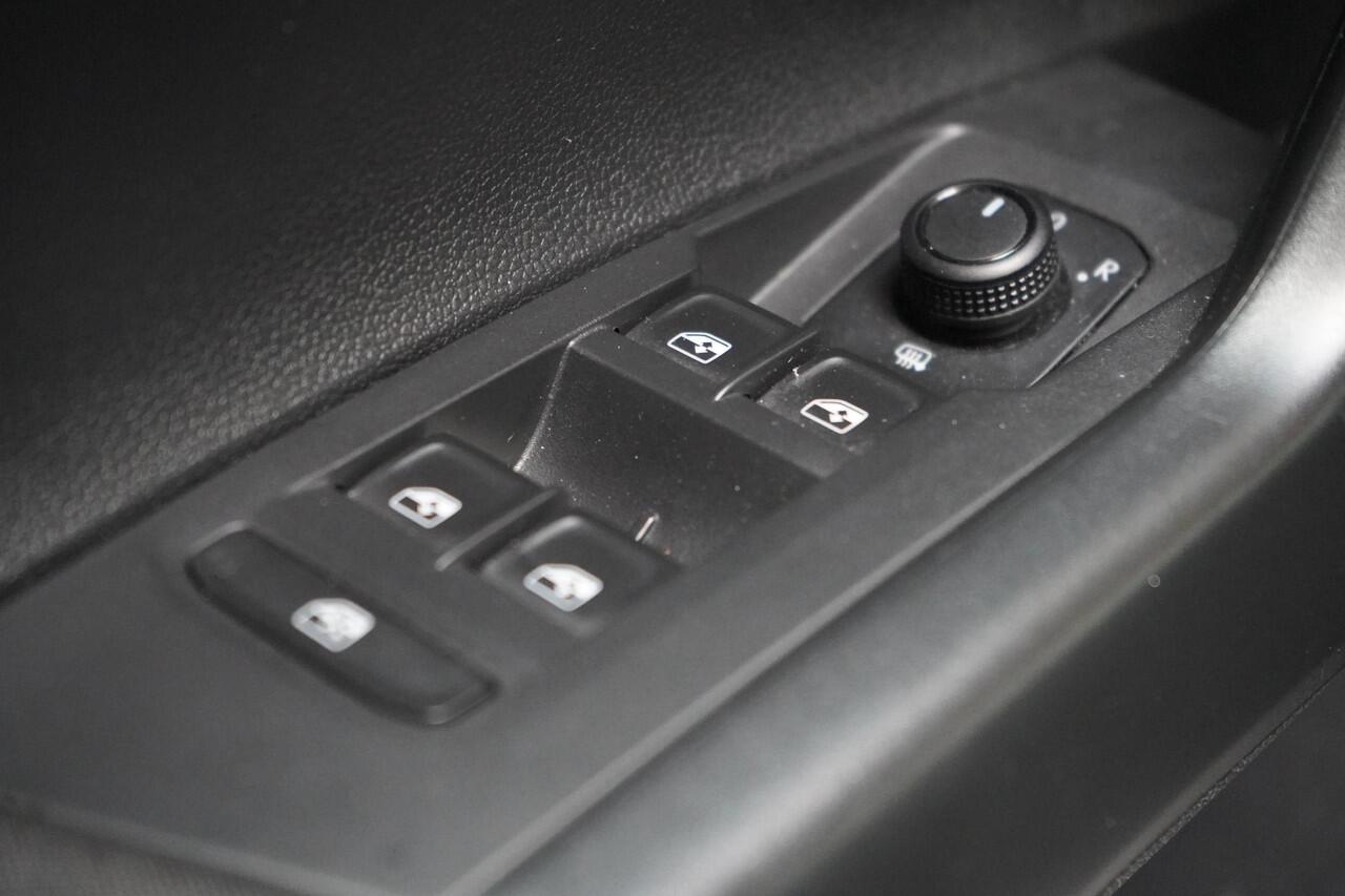 Volkswagen POLO 1.0 TSi 95pk Comfortline 5-drs | Stoelverwarming | Climate control | Adaptive cruise | Apple Carplay