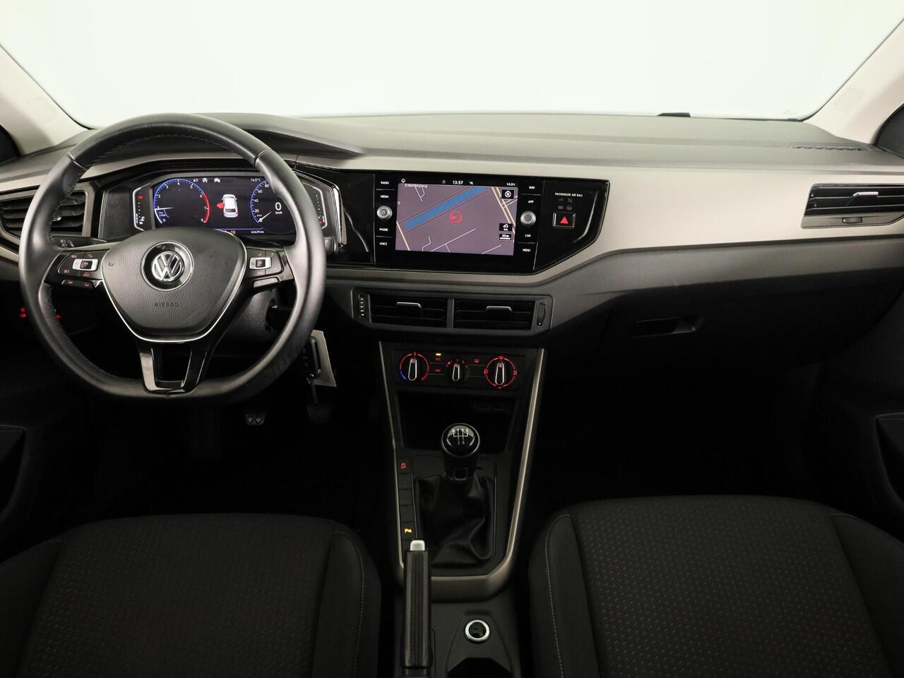 Volkswagen POLO 1.0 TSI Comfortline 95 pk | Navigatie | Parkeersensoren | LED koplampen | Adaptieve cruise control | Voll. digitaal instrumentenpaneel | Apple Carplay/Android Auto |