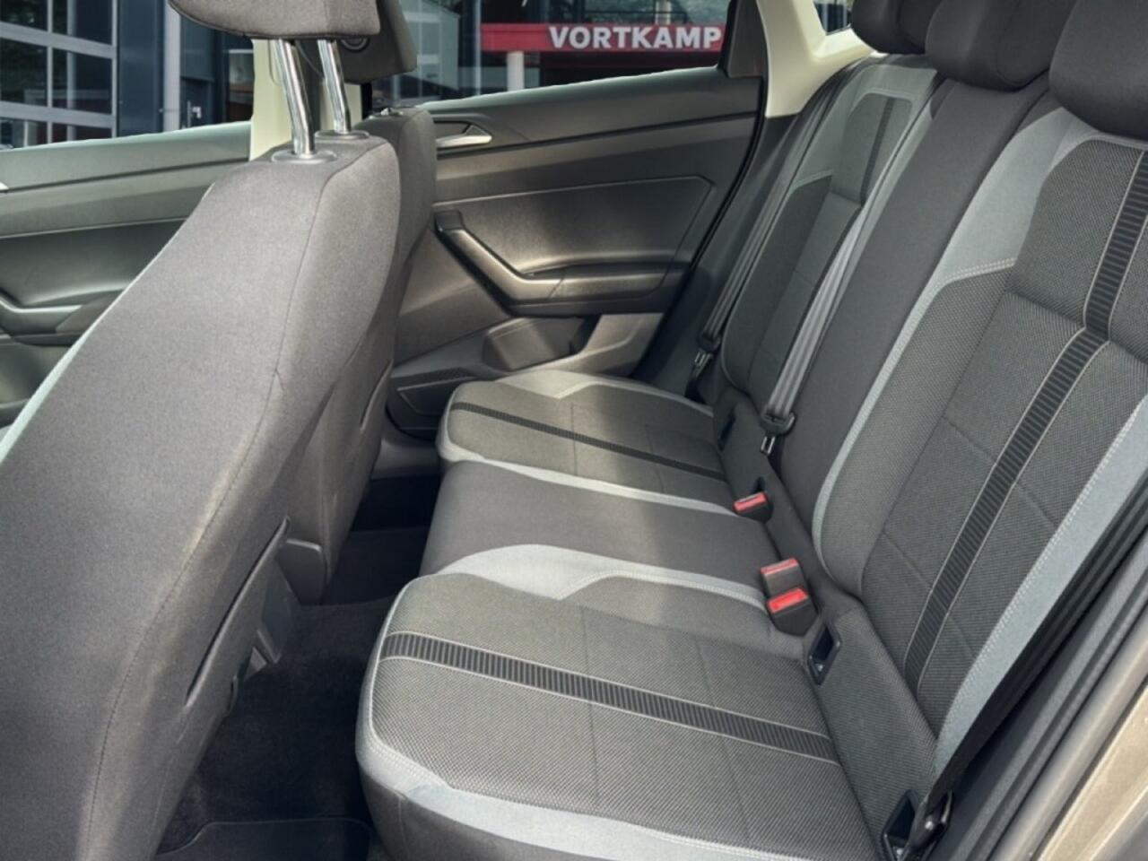 Volkswagen POLO 1.0 TSI HIGHLINE OPENDAK/ACC/STOELVERW/PDC/NAVI/CARPLAY