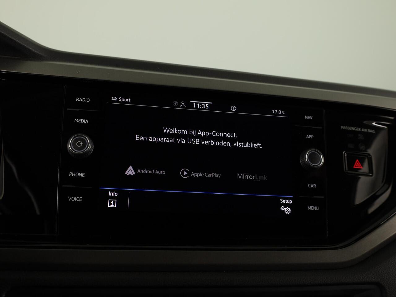 Volkswagen POLO 1.0 TSI Comfortline Business 95 PK | Navigatie | Parkeersensoren voor en achter | Automatische airco |