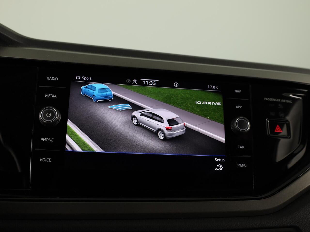 Volkswagen POLO 1.0 TSI Comfortline Business 95 PK | Navigatie | Parkeersensoren voor en achter | Automatische airco |