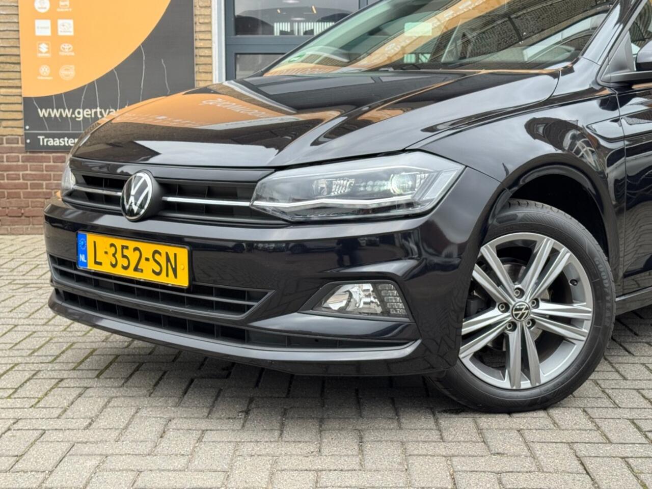 Volkswagen POLO 1.0 TSI COMFORTLINE 5-DEURS VIRTUAL DASH/PANODAK/CAMERA/NL-AUTO/1E EIG.