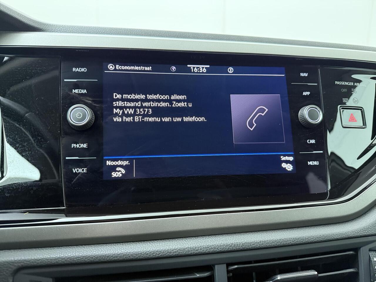 Volkswagen POLO 1.0 TSI Comfortline | 95 PK | Adaptive cruise control | Parkeersensoren | Navigatiesysteem |