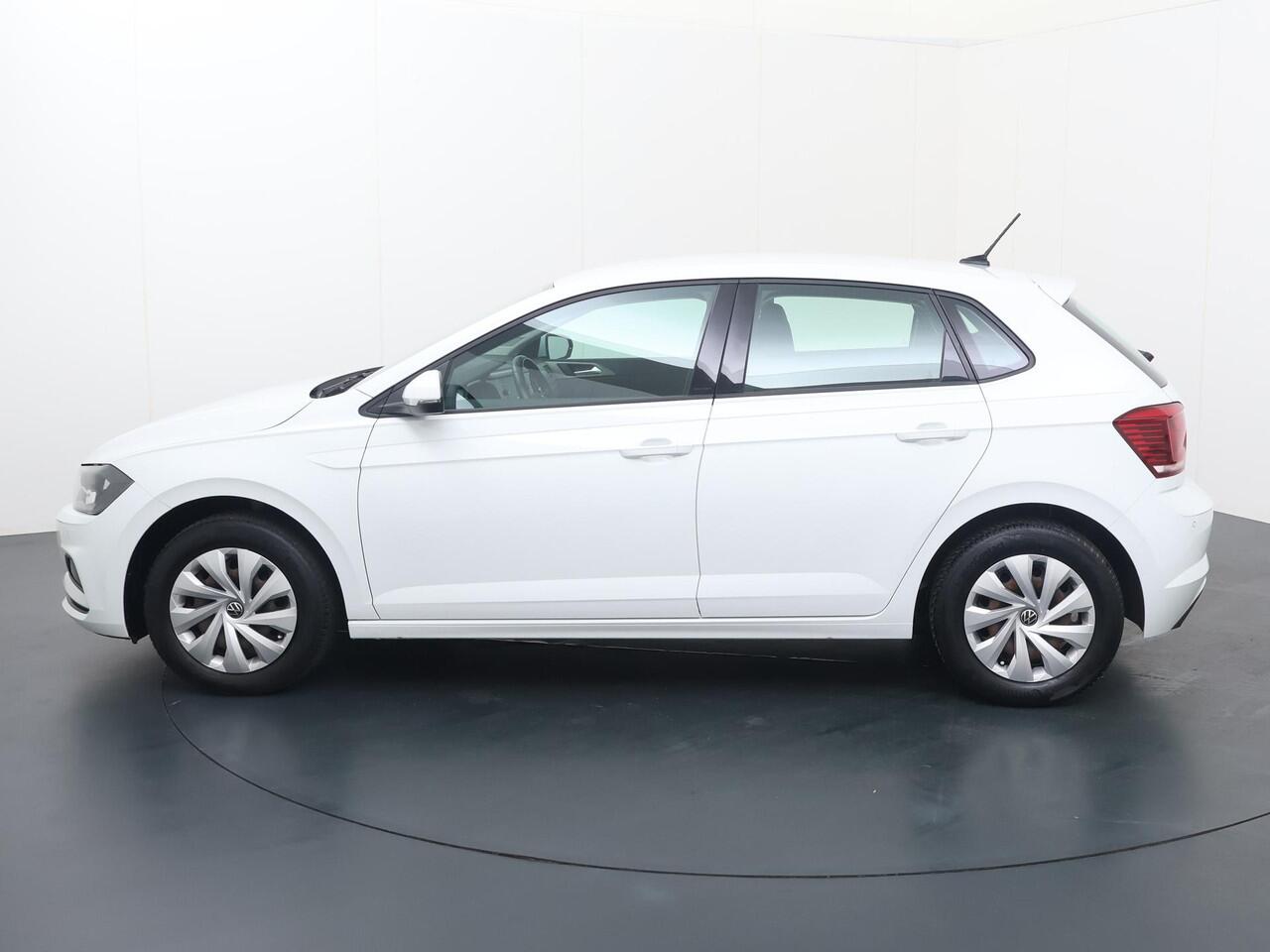 Volkswagen POLO 1.0 TSI Comfortline | 95 PK | Adaptive cruise control | Parkeersensoren | Navigatiesysteem |