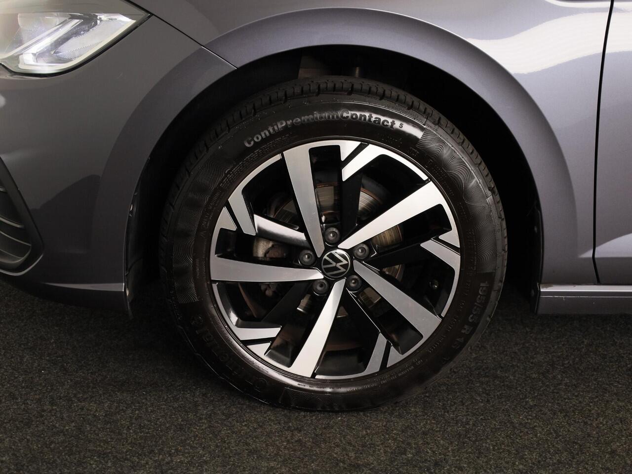 Volkswagen POLO 1.0 TSI Life 95 pk | Navigatie via App | Parkeersensoren | Adaptieve cruise control | LED koplampen |