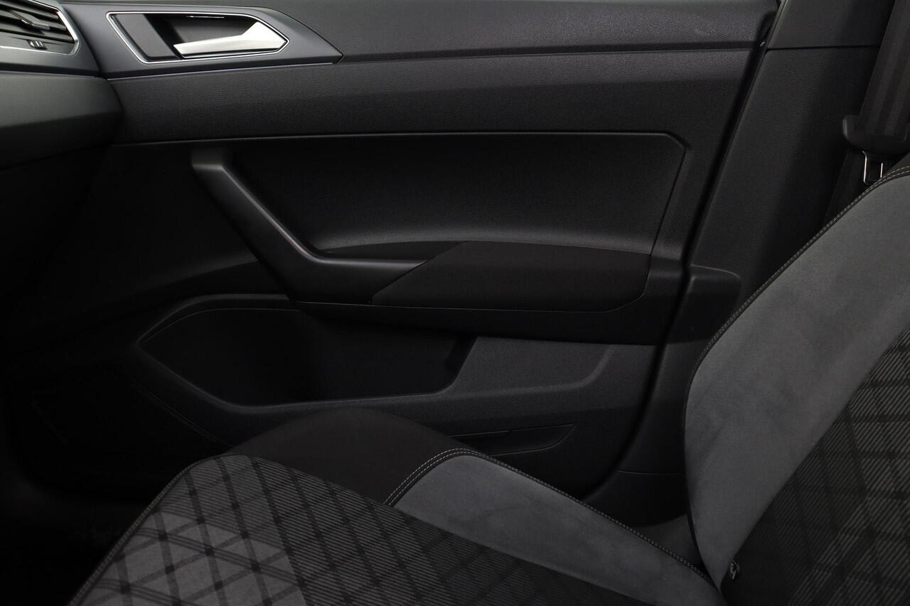 Volkswagen POLO 1.0 TSI R-Line BUSINESS -PANO.DAK|KEYLESS|SPORTONDERSTEL|CAMERA|17"