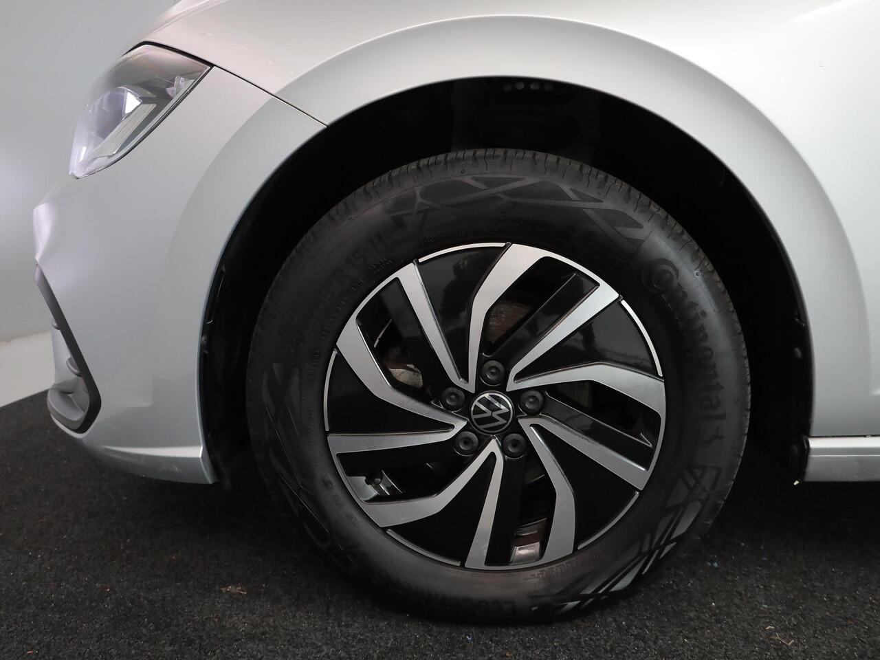 Volkswagen POLO 1.0 TSI Life 95pk 5bak| Parksensors| 15'LM-velgen| airco