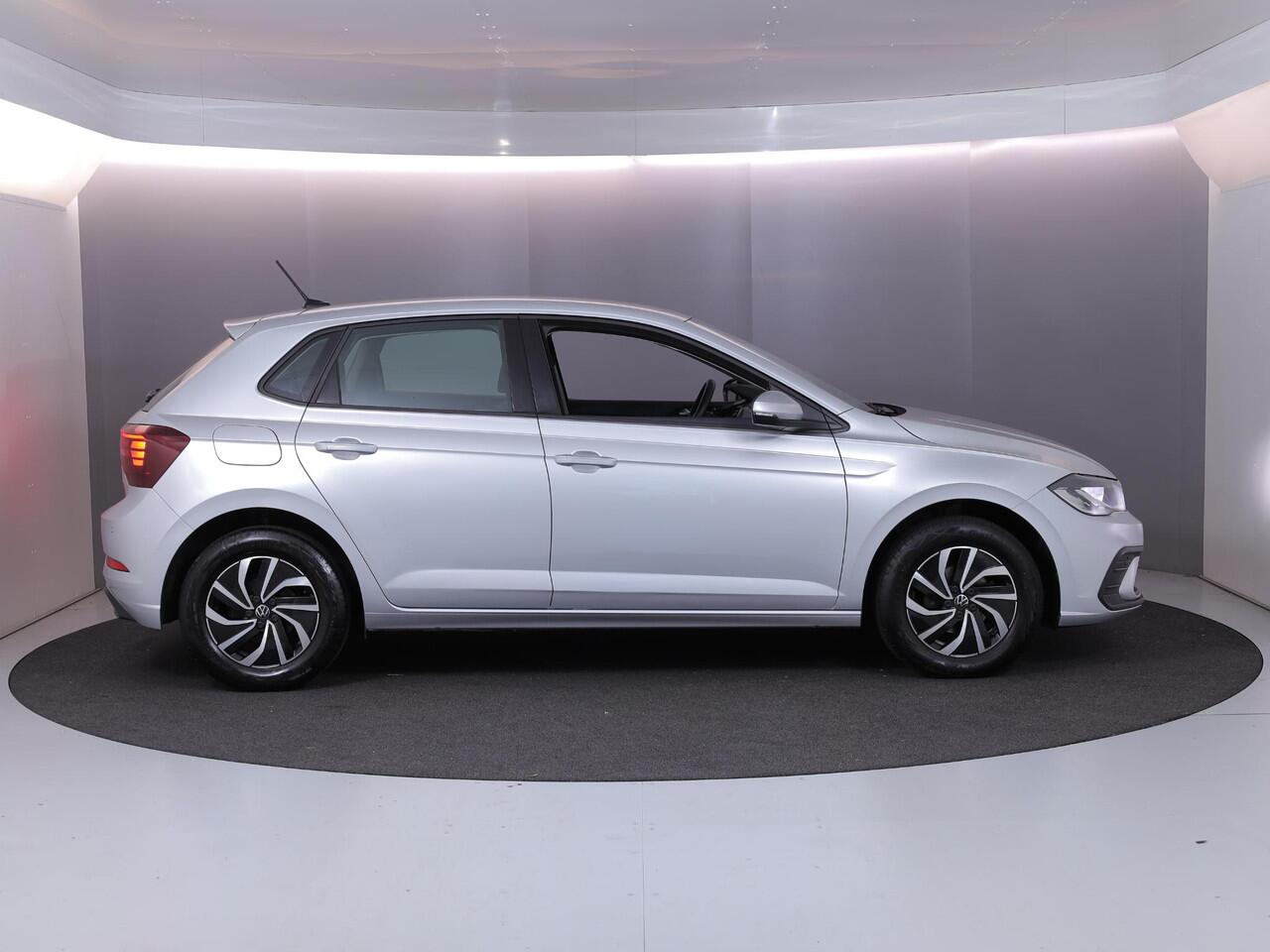 Volkswagen POLO 1.0 TSI Life 95pk 5bak| Parksensors| 15'LM-velgen| airco