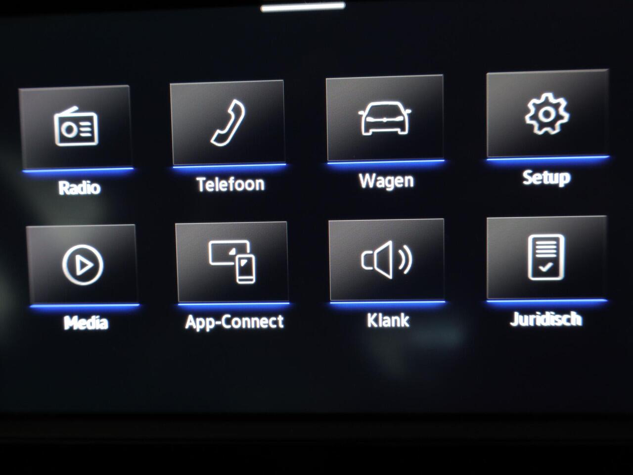 Volkswagen POLO 1.0 TSI Life 95 pk | Navigatie via App | Parkeersensoren | Adaptieve cruise control | LED koplampen |