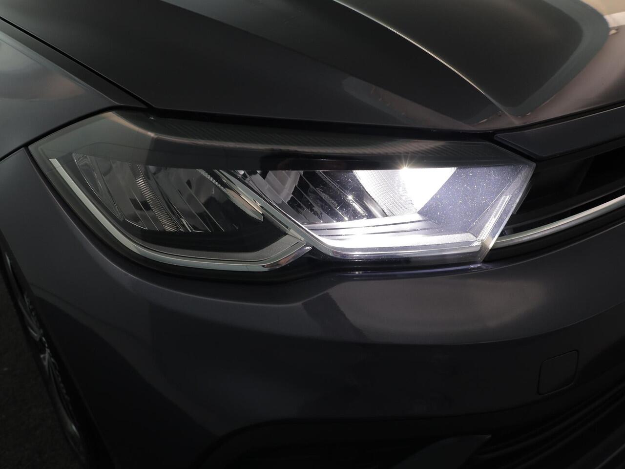 Volkswagen POLO 1.0 TSI Life 95 pk | Navigatie via App | Parkeersensoren | Adaptieve cruise control | LED koplampen |