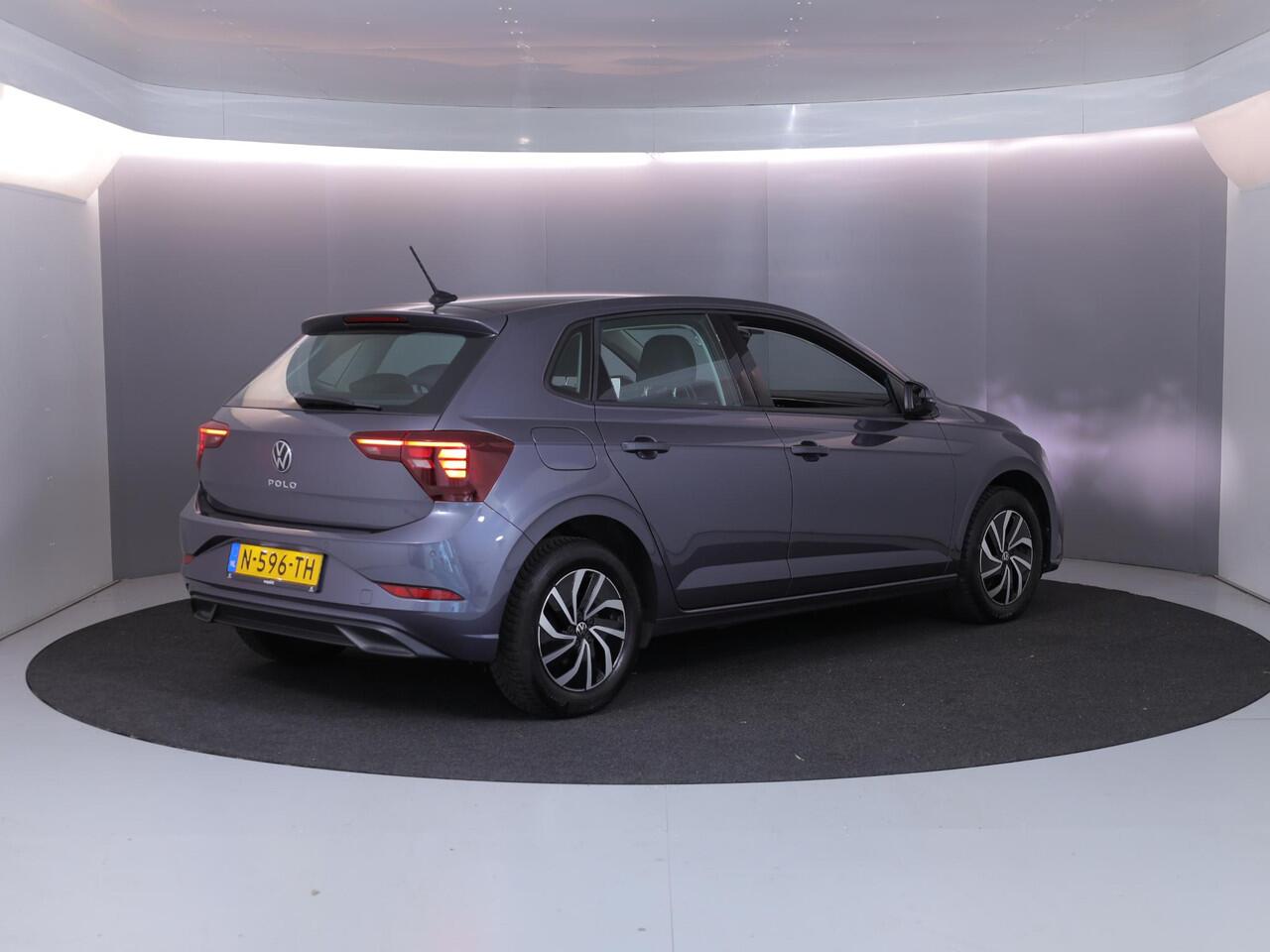 Volkswagen POLO 1.0 TSI Life 95 pk | Navigatie via App | Parkeersensoren | Adaptieve cruise control | LED koplampen |