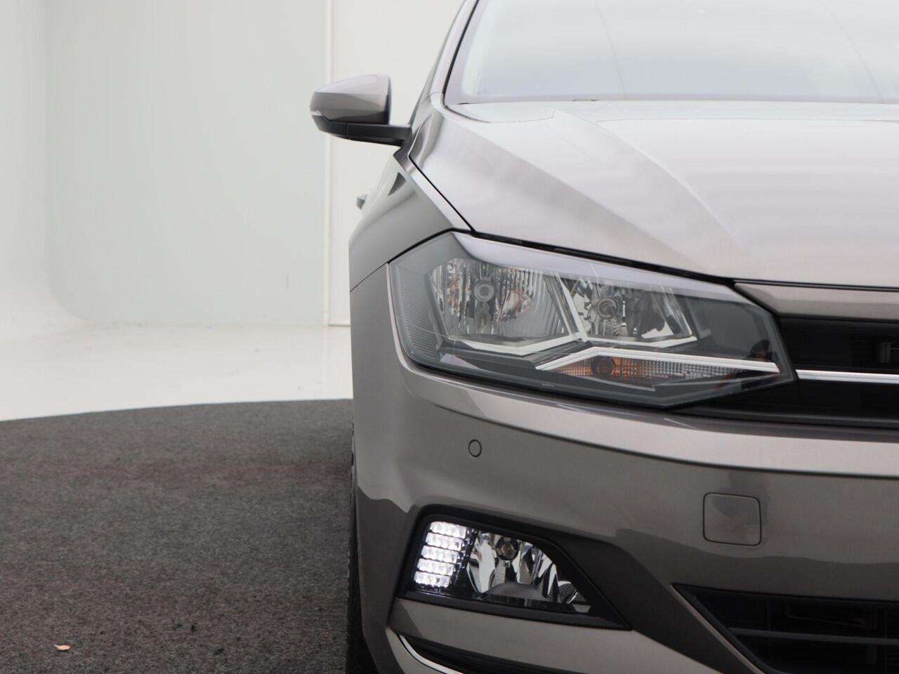 Volkswagen POLO 1.0 TSi Automaat Highline | Stoelverwarming | Camera | Carplay | Adaptive Cruise | 16 Inch | 54.117 Km !!
