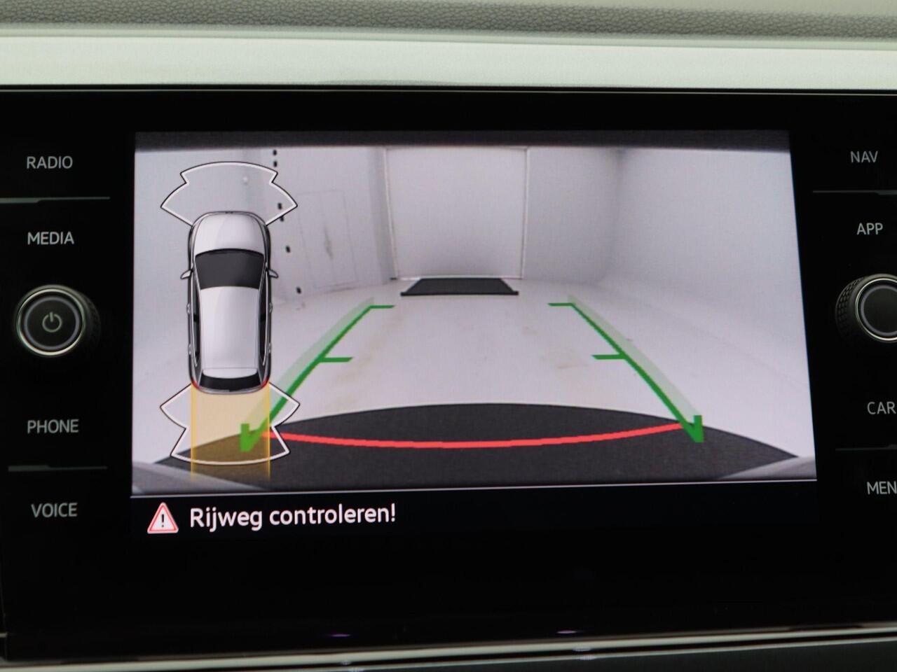 Volkswagen POLO 1.0 TSi Automaat Highline | Stoelverwarming | Camera | Carplay | Adaptive Cruise | 16 Inch | 54.117 Km !!
