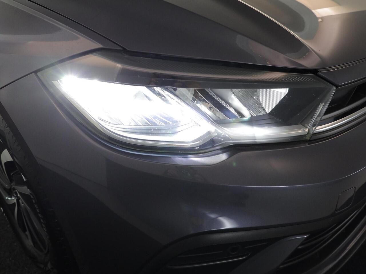 Volkswagen POLO 1.0 TSI Life 95 PK | Navigatie via app | LM velgen | Parkeersensoren voor en achter |