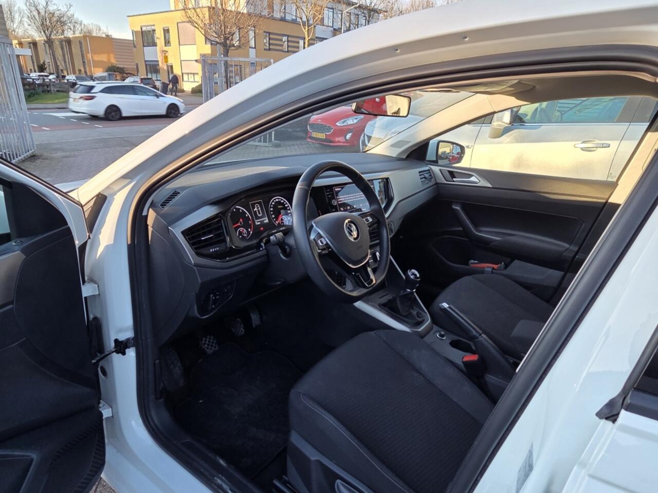 Volkswagen POLO 1.0 TSI Comfortline, navigatie, Apple carplay/andriod