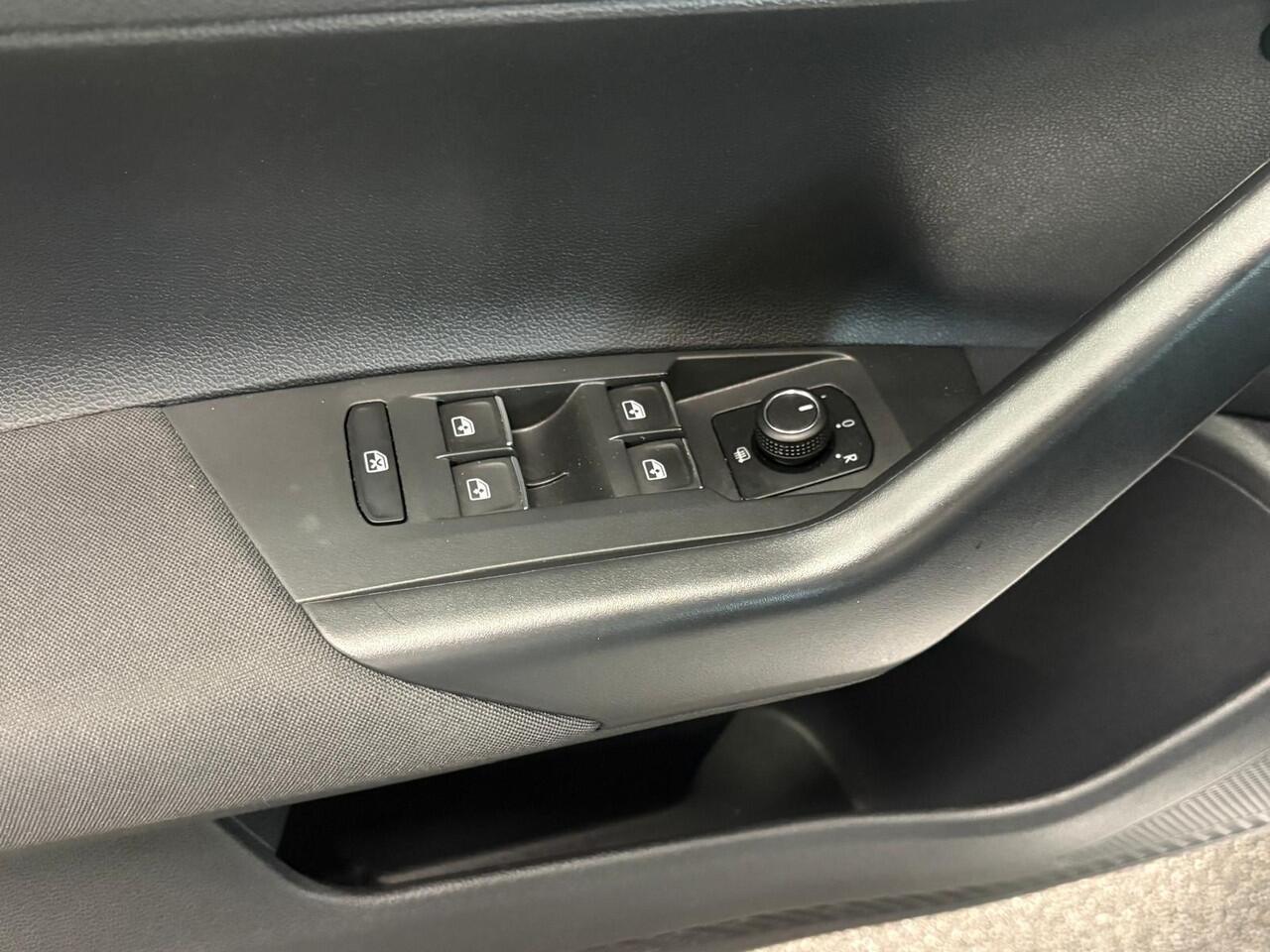 Volkswagen POLO 1.0 TSI 110pk DSG Highline | Navigatie | Apple Carplay/Android Auto | Parkeersensoren | Adaptive Cruise Control | Stoelverwarming | Getinte ramen | Climatronic