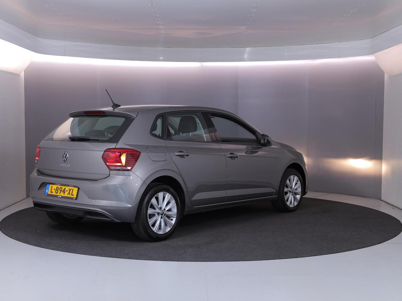 Volkswagen POLO 1.0 TSI Highline 95pk 5bak| digital display| Navi| 16'LM-velgen| Camera|