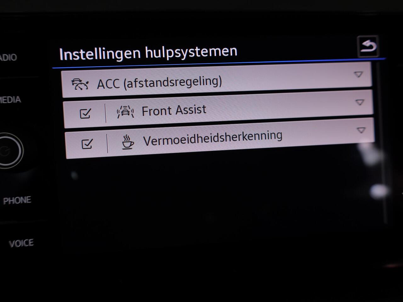 Volkswagen POLO 1.0 TSI Highline 95pk 5bak| digital display| Navi| 16'LM-velgen| Camera|