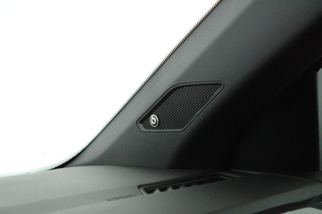 Volkswagen POLO 1.0 TSI 95pk 2x R-Line Keyless Camera Beats Stoelverwarming Led Navigatie Panoramadak