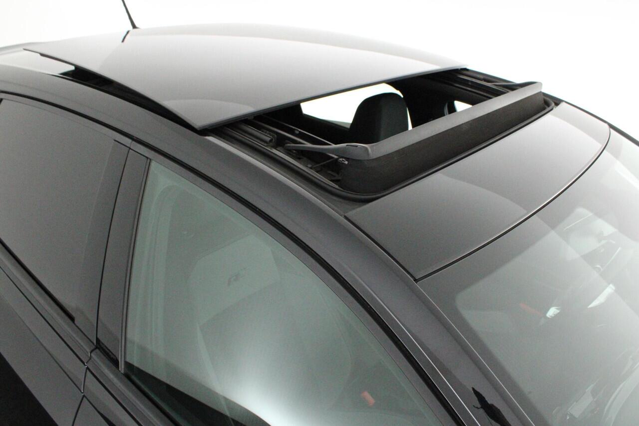 Volkswagen POLO 1.0 TSI 95pk 2x R-Line Keyless Camera Beats Stoelverwarming Led Navigatie Panoramadak