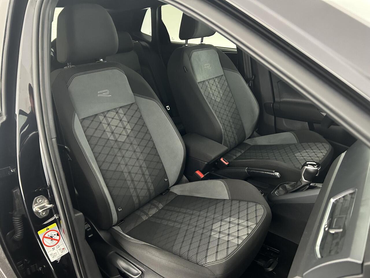 Volkswagen POLO 1.0 TSI 95pk DSG R-Line Business Camera Led Stoelverwarming Virtual Cockpit Navigatie