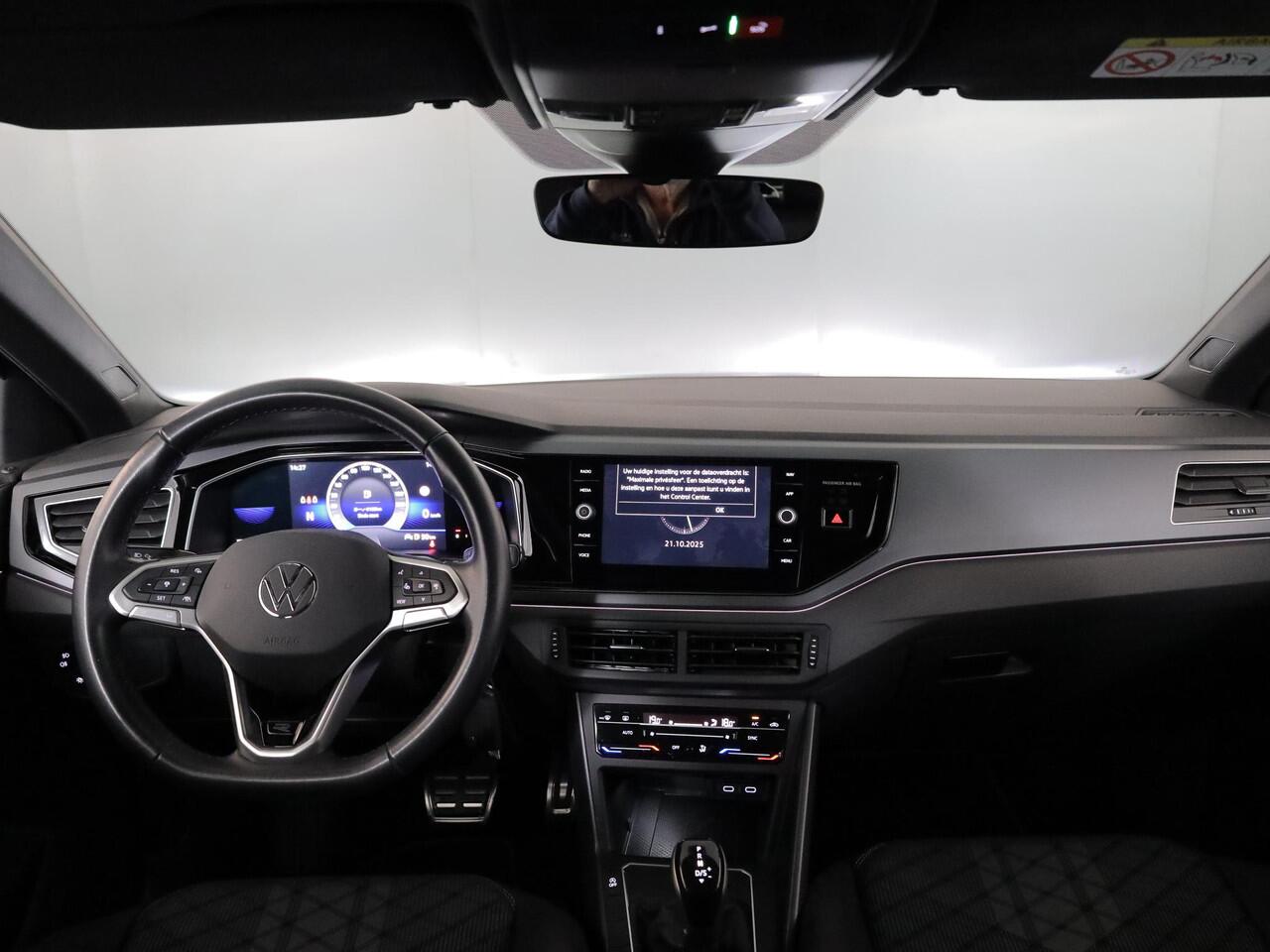 Volkswagen POLO 1.0 TSI R-Line 110pk DSG| Navi| 17'LMvelgen | Matrix LEDlampen| Digital display