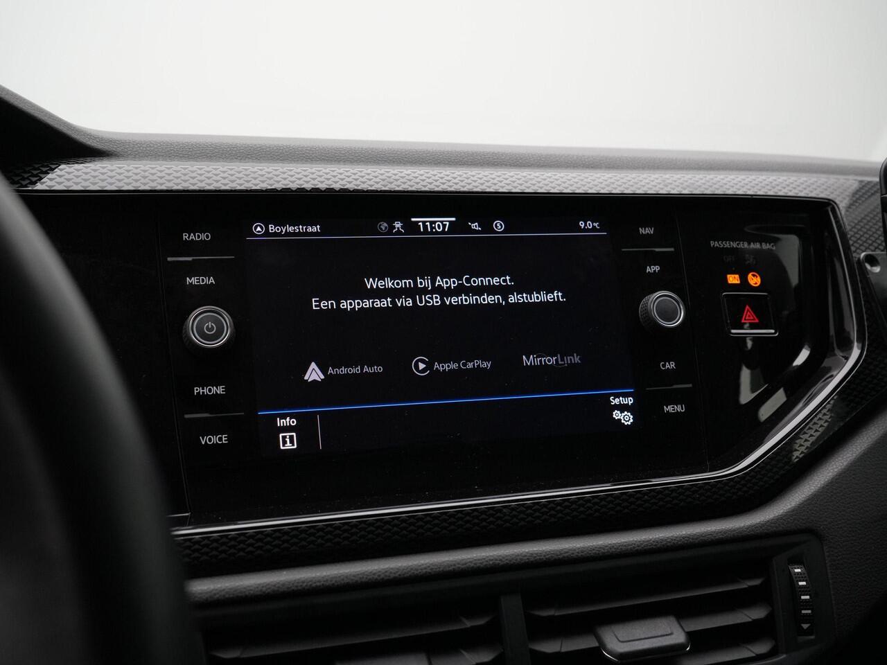 Volkswagen POLO 1.0 TSI 95 pk DSG Life | Achteruitrijcamera | Stoelverwarming | Navigatie | Keyless | DAB | 15 inch