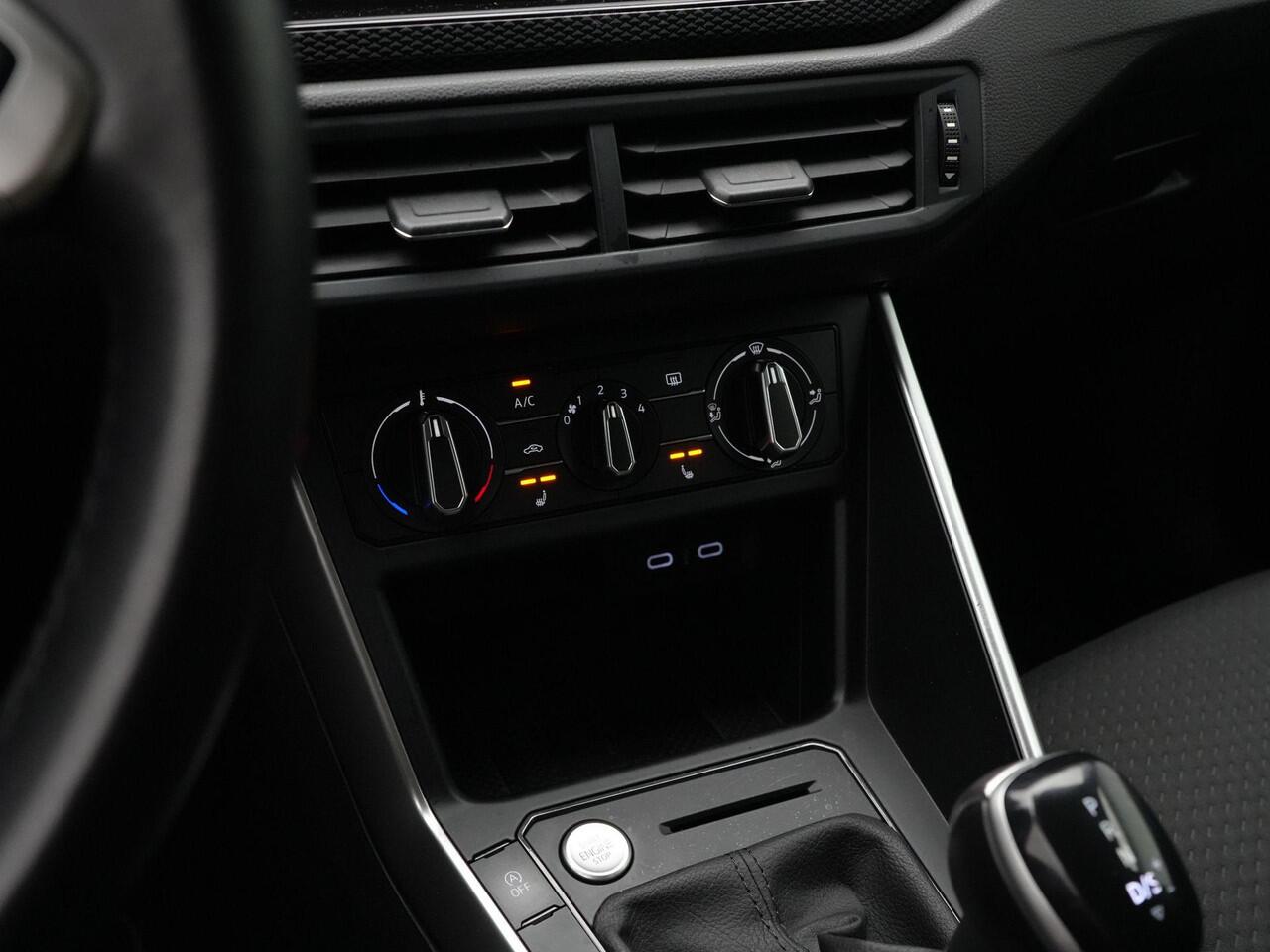 Volkswagen POLO 1.0 TSI 95 pk DSG Life | Achteruitrijcamera | Stoelverwarming | Navigatie | Keyless | DAB | 15 inch