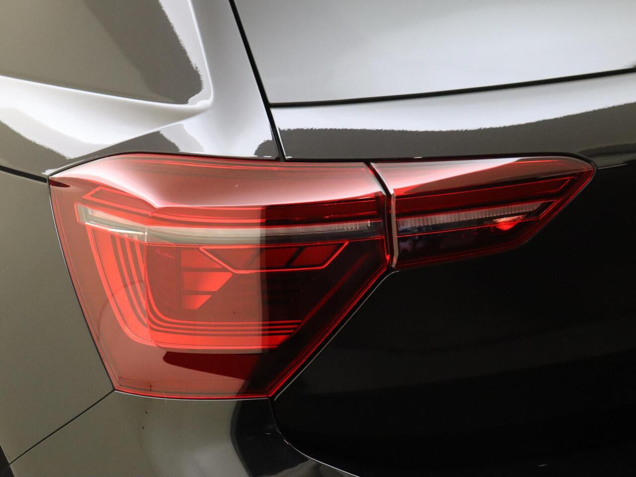 Volkswagen POLO 1.0 TSI R-Line Business | Panoramadak | LED matrix verlichting | Digital cockpit Pro | Stoelverwarming | Achteruitrijcamera | Navigatie | Adaptieve cruise control |