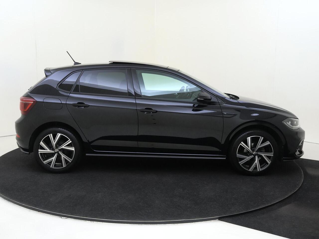 Volkswagen POLO 1.0 TSI R-Line Business | Panoramadak | LED matrix verlichting | Digital cockpit Pro | Stoelverwarming | Achteruitrijcamera | Navigatie | Adaptieve cruise control |