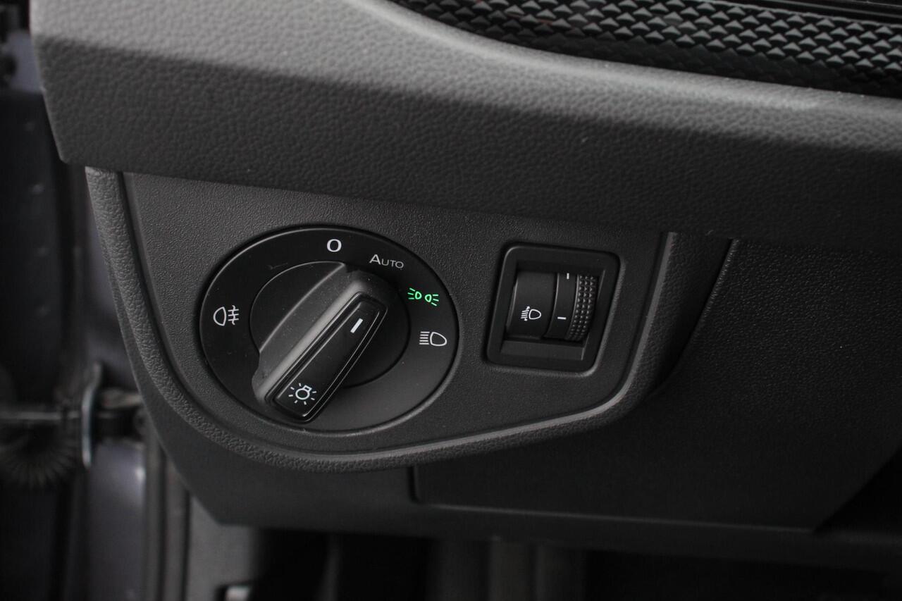 Volkswagen POLO 1.0 TSI DSG Life | Adaptive Cruise Control | Parkeersensoren Voor + Achter | Privacy Glass | LED | Apple Carplay/Android Auto | Virtual Cockpit |