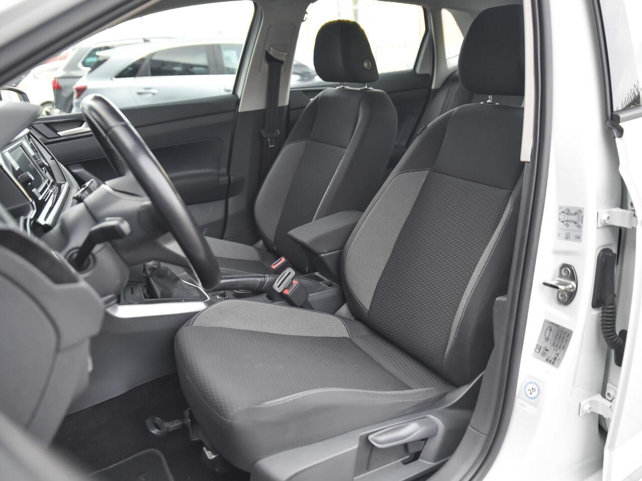 Volkswagen POLO 1.0 TSI Life Feestdagen geopend bel voor een afspraak. Digitaal display 18 inch velgen Stoelverwarming