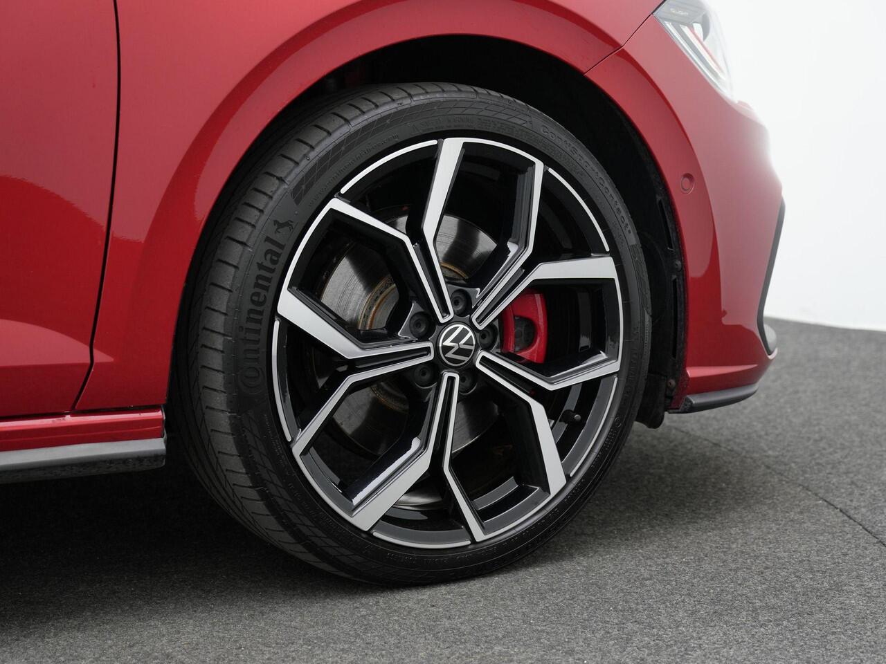 Volkswagen POLO 2.0 TSI 207 pk DSG GTI | Panoramadak | Beats | IQ Light | Achteruitrijcamera | Stoelverwarming