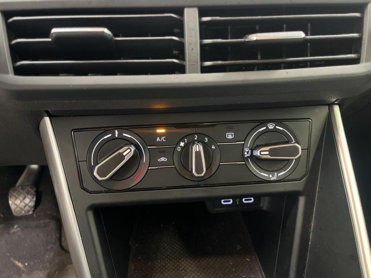 Volkswagen POLO 1.0 TSI Life Navigatie Apple Carplay/Android Auto Cruise Control Virual Cokpit Full Led Lichtmetalen velgen Airco