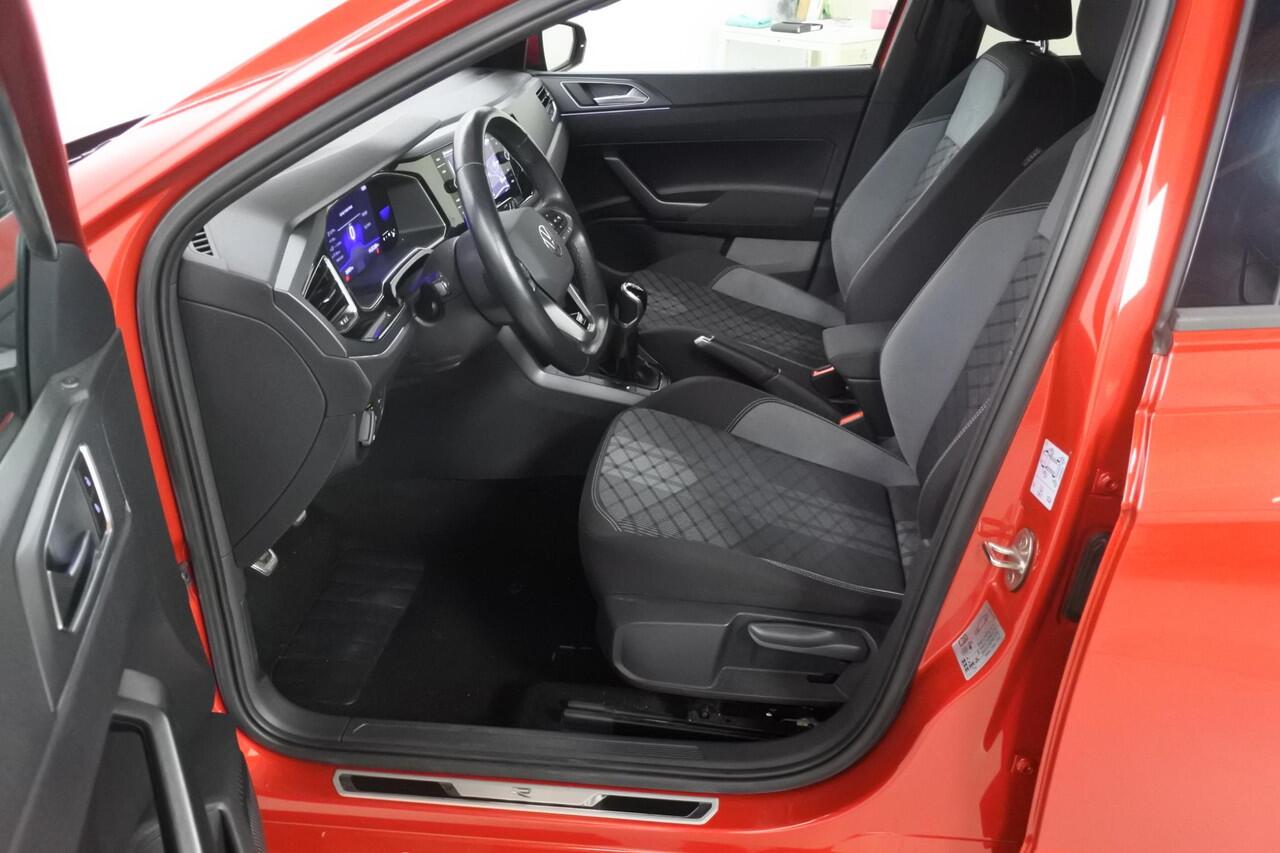 Volkswagen POLO 1.0 TSi R-Line NL auto NAP 17" Bergamo