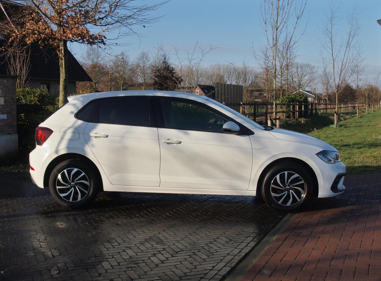 Volkswagen POLO 1.0 TSI Life Business | Apple carplay | Stoelverwarming | Parkeersensoren | Privacy Glas | NL-Auto