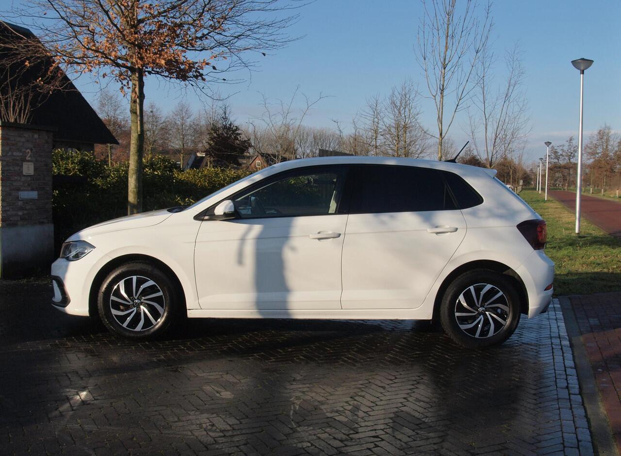 Volkswagen POLO 1.0 TSI Life Business | Apple carplay | Stoelverwarming | Parkeersensoren | Privacy Glas | NL-Auto