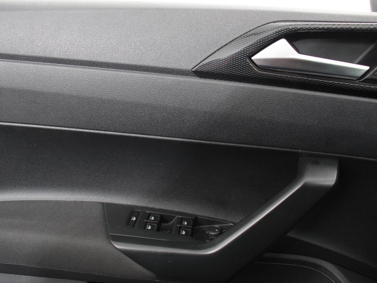 Volkswagen POLO 1.0 TSI Life | Navigatie | Digitale Cockpit | Airco | Parkeer sensoren V+A | LED | Lichtmetalen Velgen | Bluetooth | Limitter