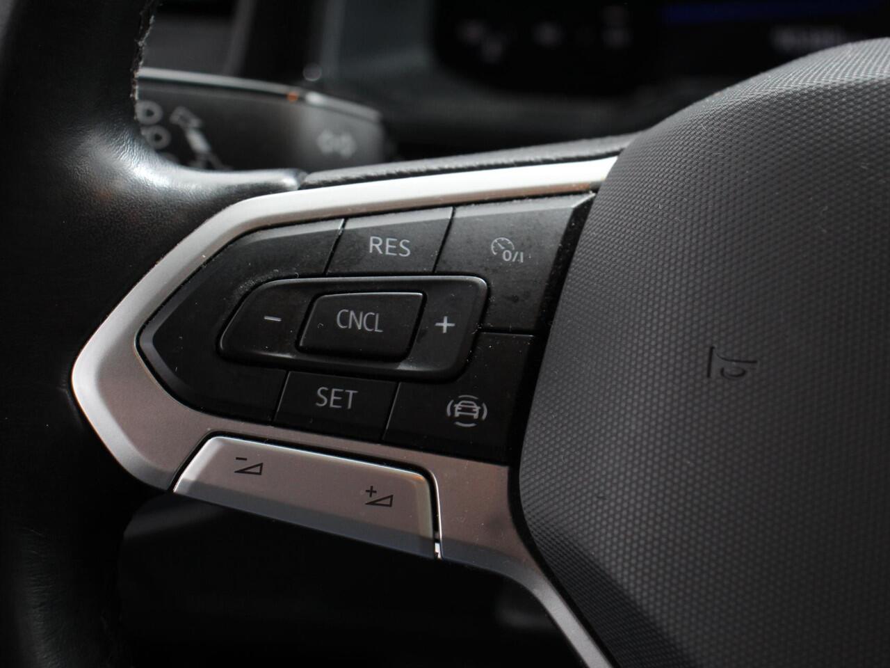 Volkswagen POLO 1.0 TSI Life | Navigatie | Digitale Cockpit | Airco | Parkeer sensoren V+A | LED | Lichtmetalen Velgen | Bluetooth | Limitter