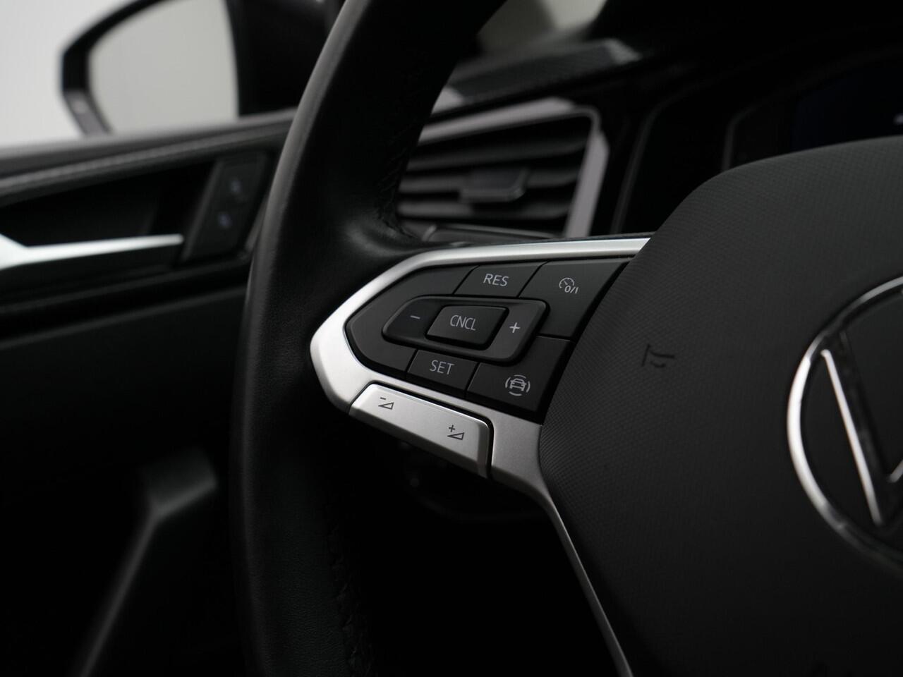 Volkswagen POLO 1.0 TSI 95 pk DSG Life | Achteruitrijcamera | Navigatie | Keyless Entry | Digital Cockpit Pro