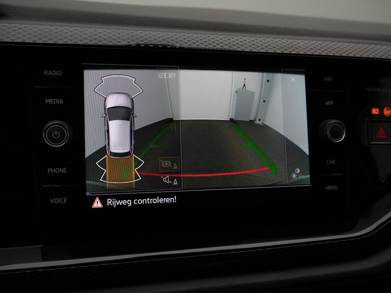 Volkswagen POLO 1.0 TSI 95 pk DSG Life | Achteruitrijcamera | Navigatie | Keyless Entry | Digital Cockpit Pro